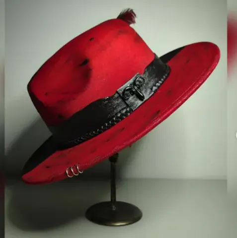 Chapéu de Exu, peça feita à mão