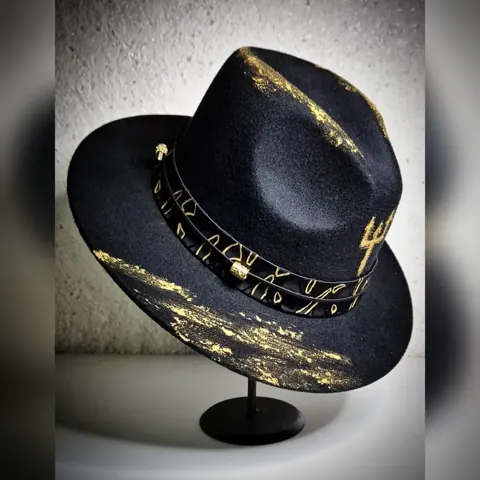 Chapéu de Exu, peça feita à mão