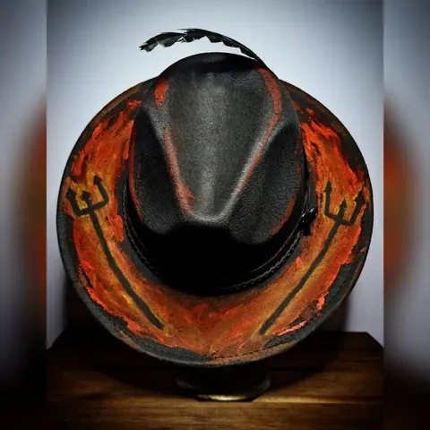 Chapéu de Exu, peça feita à mão